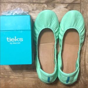 Tieks Patent ballet flat Mint sz 9
